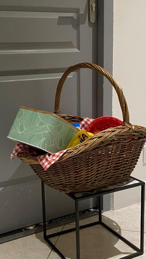 Bed and Breakfast Aux Charmes Isques Екстер'єр фото