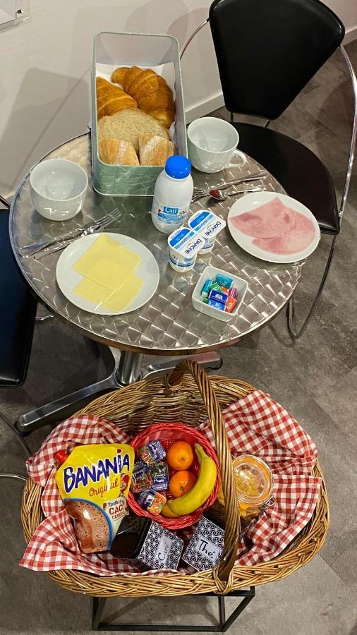 Bed and Breakfast Aux Charmes Isques Екстер'єр фото