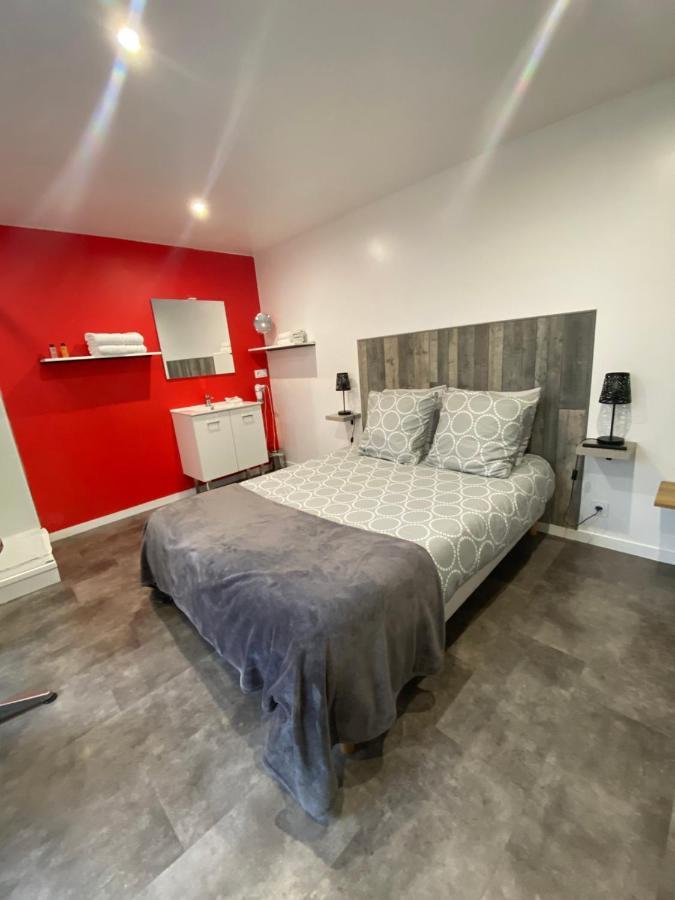 Bed and Breakfast Aux Charmes Isques Екстер'єр фото