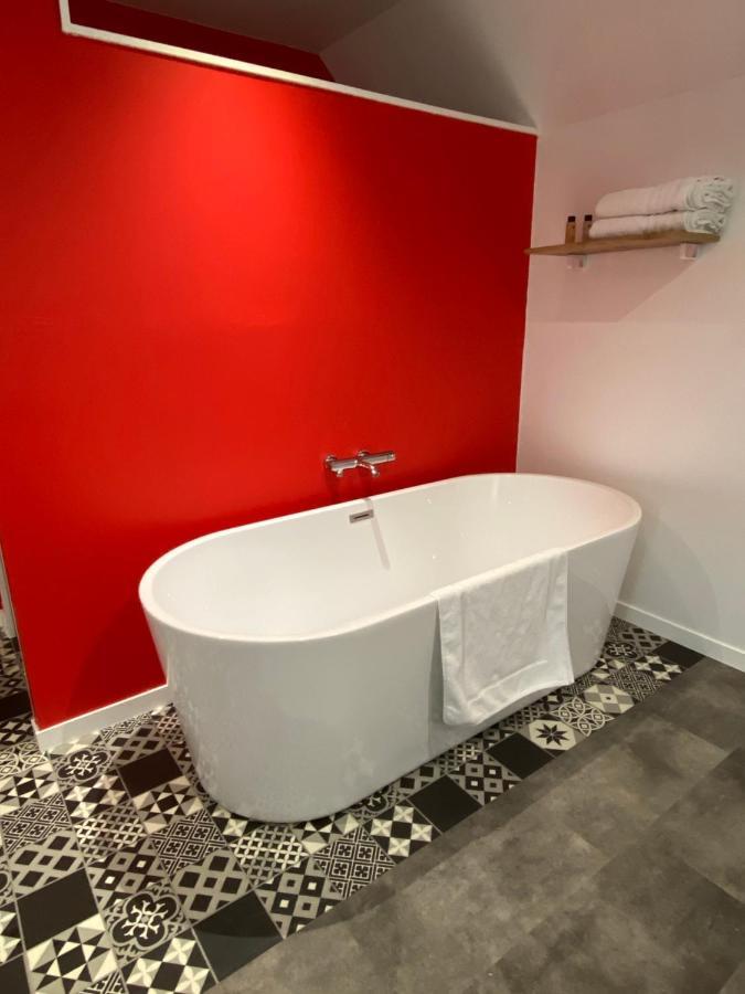 Bed and Breakfast Aux Charmes Isques Екстер'єр фото