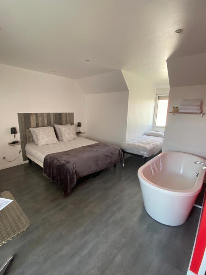 Bed and Breakfast Aux Charmes Isques Екстер'єр фото