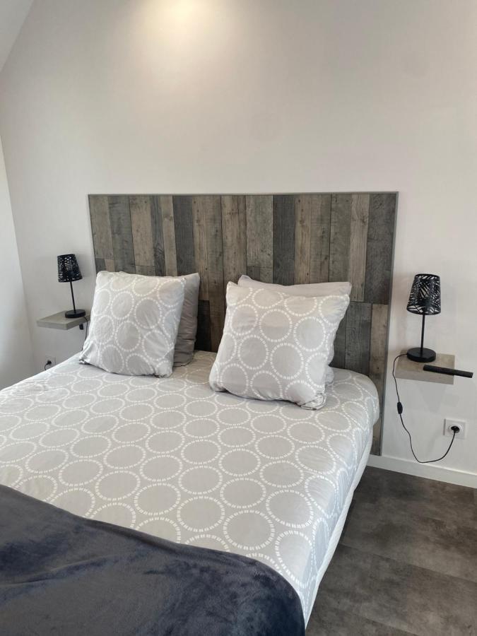 Bed and Breakfast Aux Charmes Isques Екстер'єр фото
