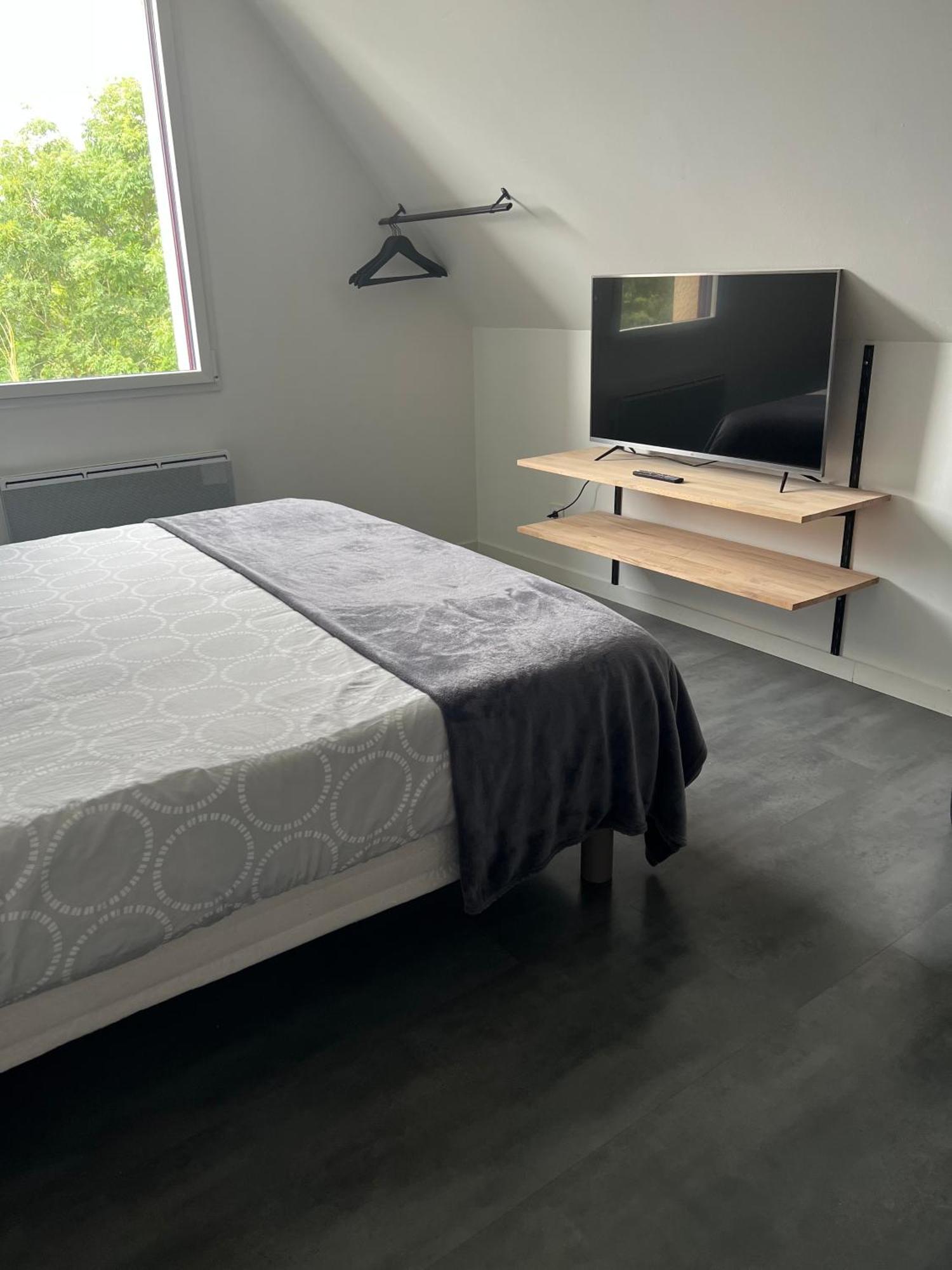 Bed and Breakfast Aux Charmes Isques Екстер'єр фото